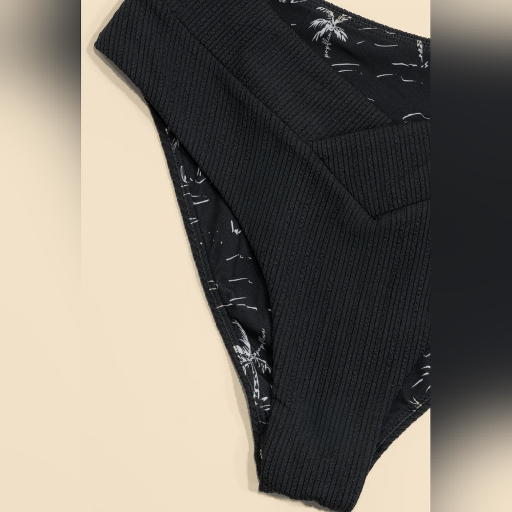 Crisscross Hourglass Cheeky Bikini Bottoms